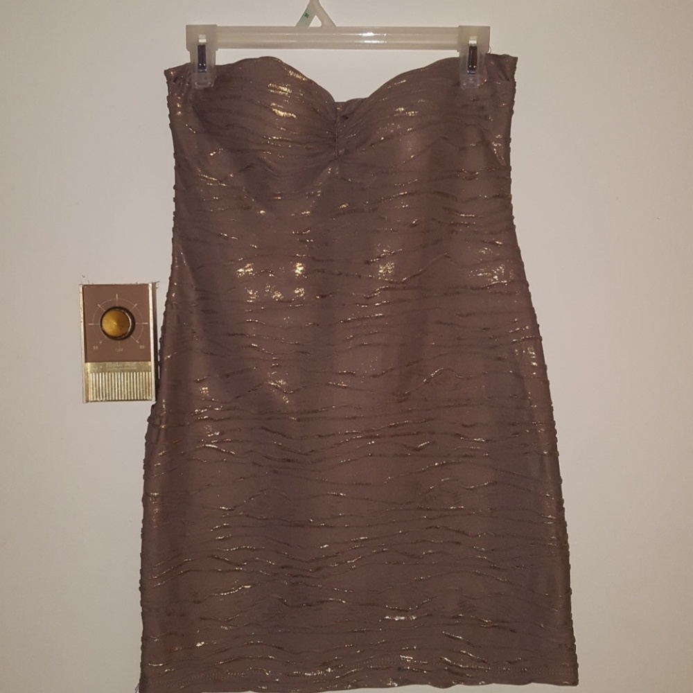 Strapless fantsy like dress